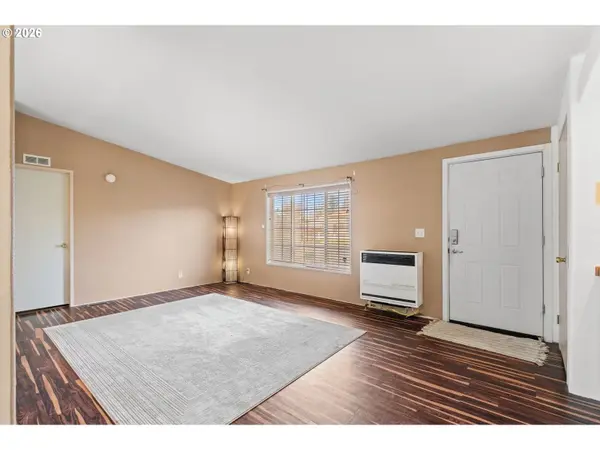 910 E COLLEGE ST, Echo, OR 97826