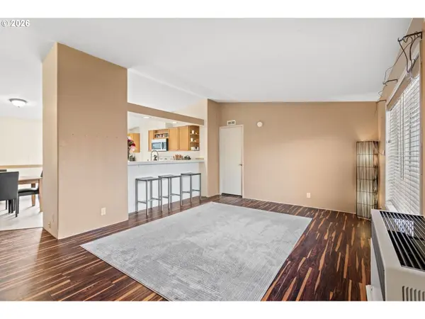 910 E COLLEGE ST, Echo, OR 97826