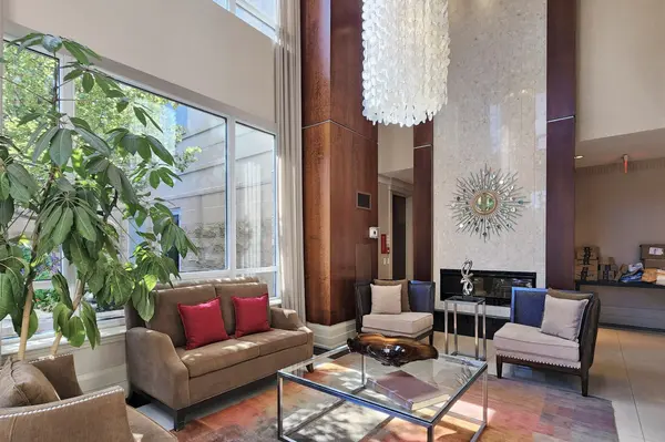 2 Rean DR #712, Toronto C15, ON M2K 3B8