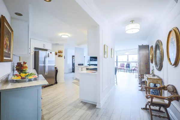 2010 Islington AVE #603, Toronto W09, ON M9P 3S8