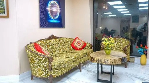 114 Lakeshore RD E #202, Oakville, ON L6J 6N2