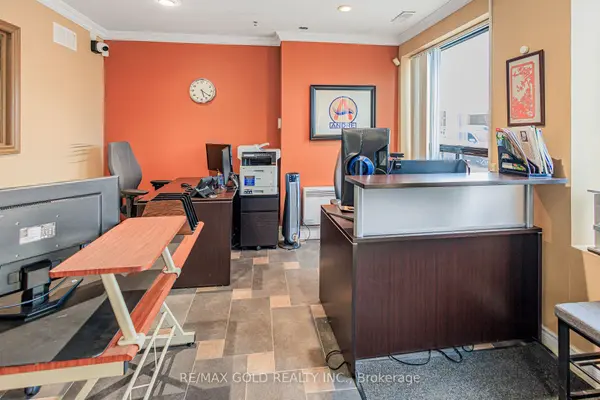 173 Advance BLVD #36, Brampton, ON L6T 4Z7