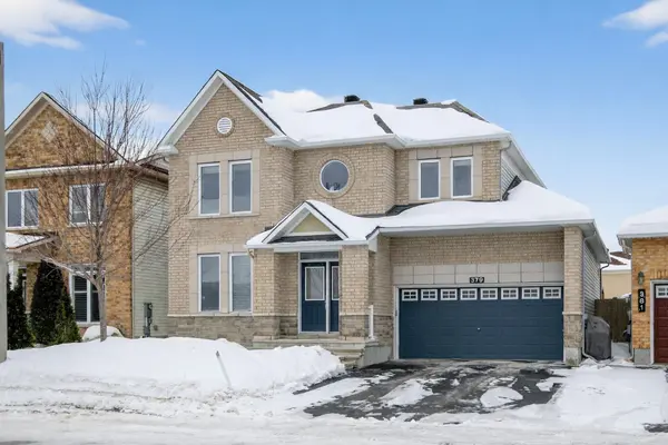 379 Langrell CRES, Barrhaven, ON K2J 5R8