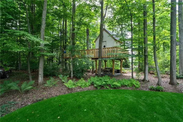 75335 Maxobel RD, Bluewater, ON N0M 1G0