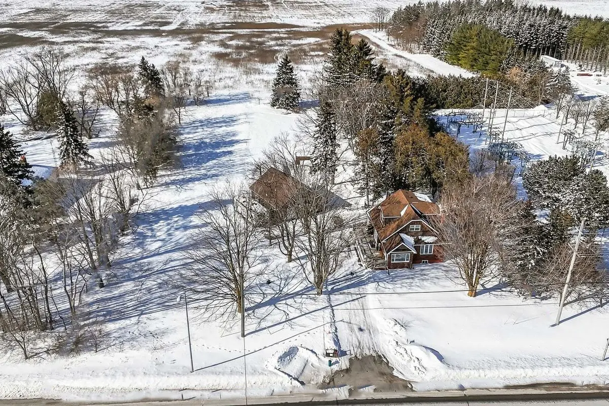 12066 48 HWY, Whitchurch-stouffville, ON L4A 7X5