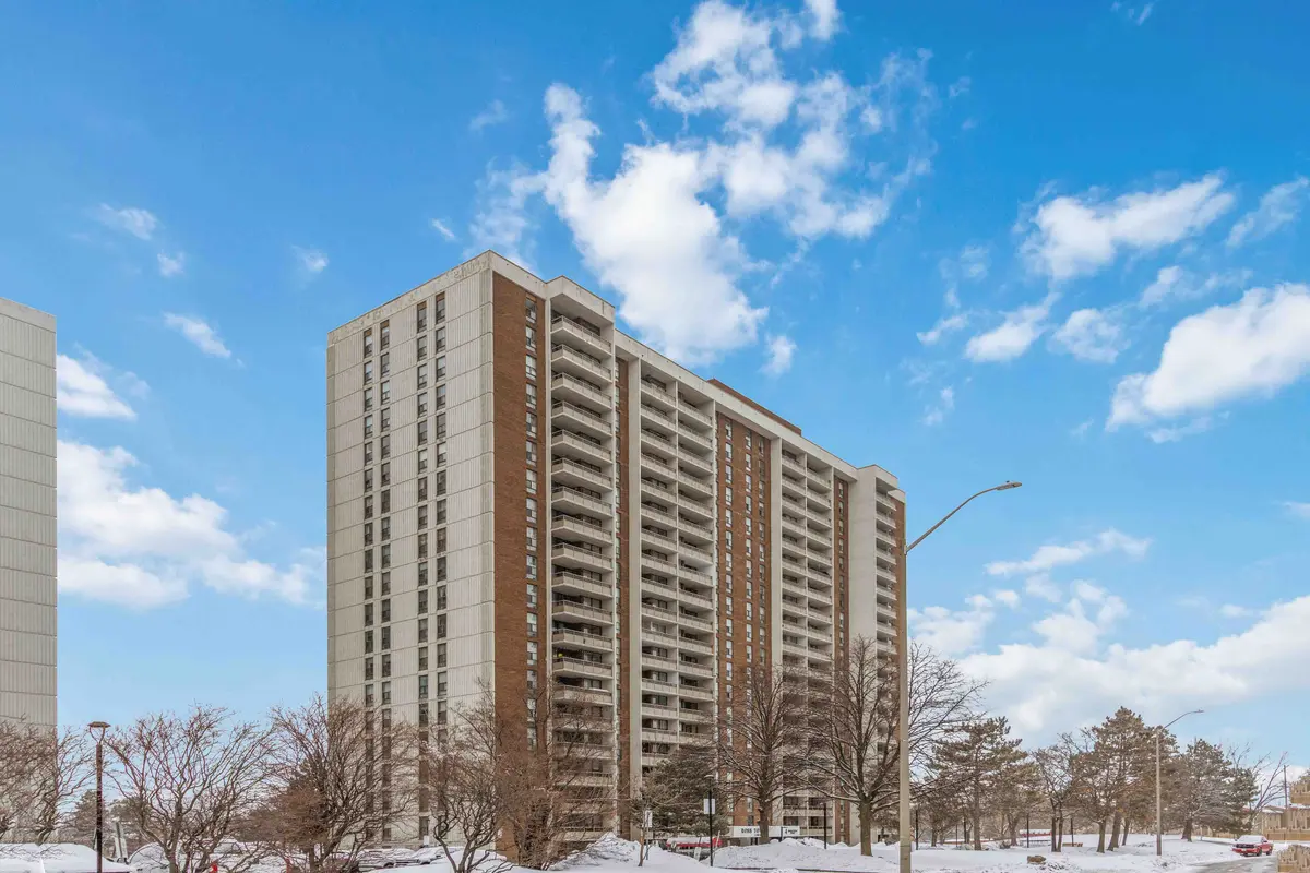 4 Kings Cross RD #1201, Brampton, ON L6T 3X8