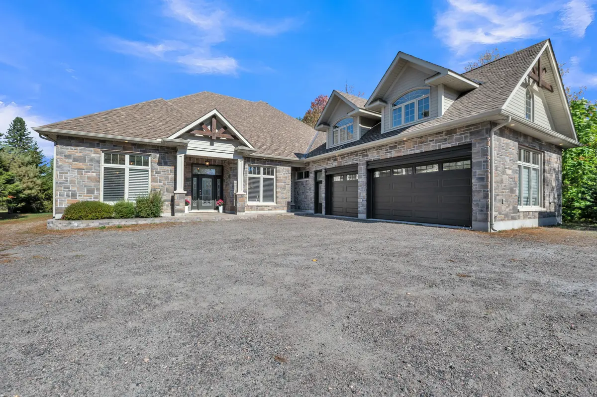 34 SUNRISE BAY DR, Callander, ON P0H 1H0