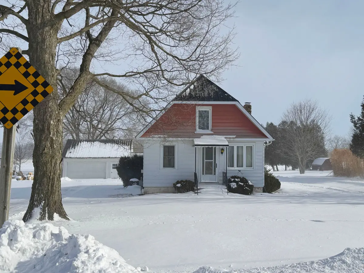 9106 Powers RD, Central Elgin, ON N5P 3S7