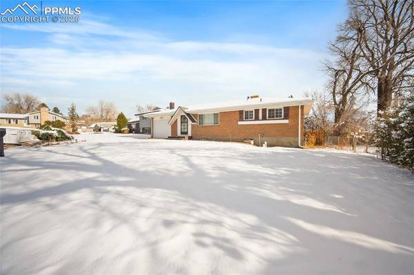 638 Dove PL, Colorado Springs, CO 80906