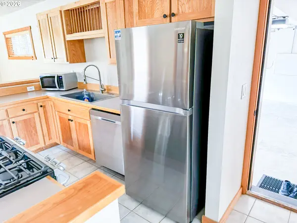 Pacific City, OR 97135,5670 BAREFOOT LN