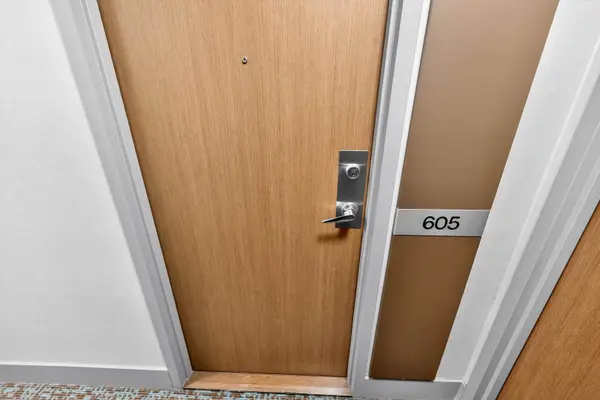 35 Mariner TER #605, Toronto C01, ON M5V 3V9