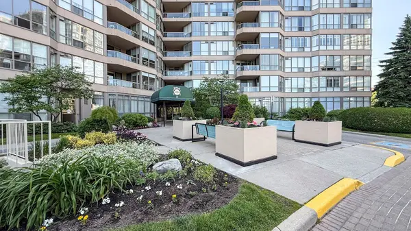 10 Guildwood Pkwy #1120, Toronto E08, ON M1E 5B5