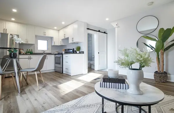 124 Agnes ST #Upper, Oshawa, ON L1G 1V4