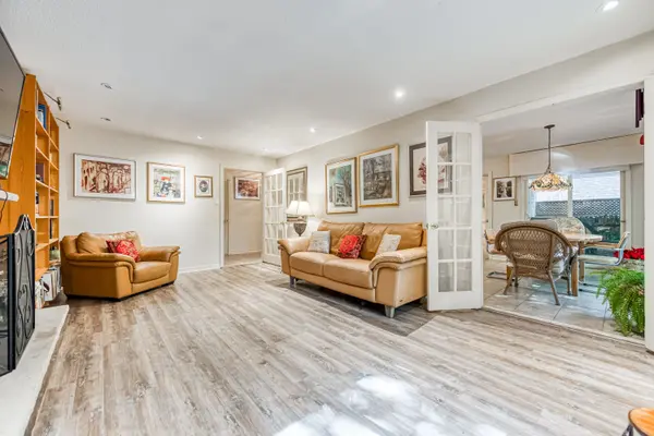 267 Aurora Heights DR, Aurora, ON L4G 5C3