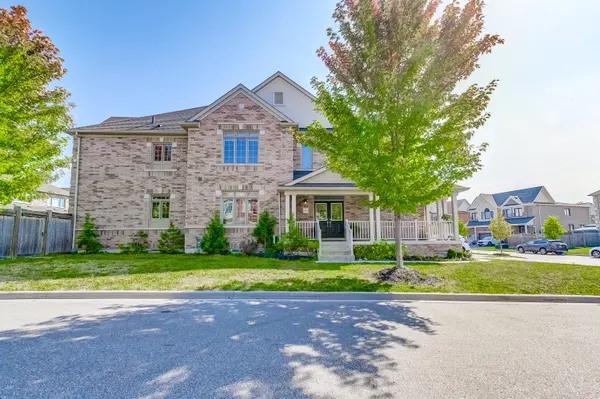 1 Silver Charm DR, East Gwillimbury, ON L9N 0S5