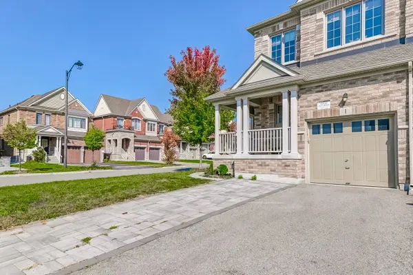 1 Silver Charm DR, East Gwillimbury, ON L9N 0S5