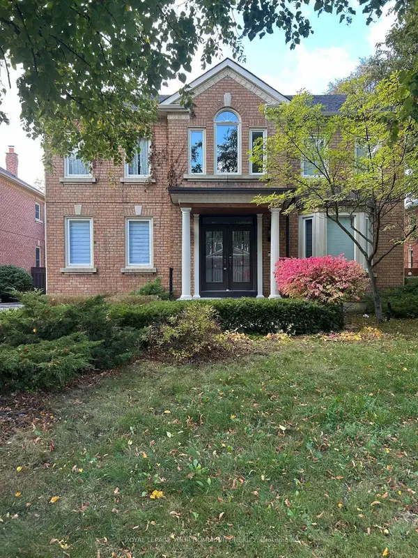18 Theobalds CIR, Richmond Hill, ON L4C 9C7