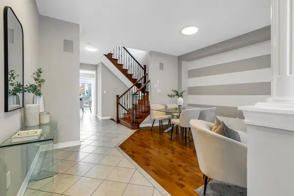 284 Bilbrough ST, Aurora, ON L4G 7X5