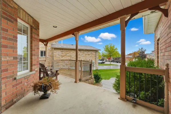 30 Ruffet DR, Barrie, ON L4N 0P1