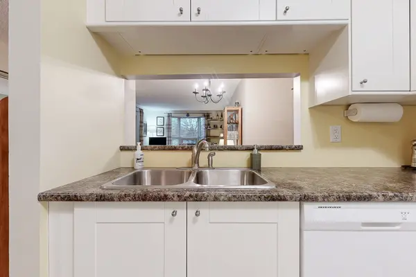 3835 Lake Shore BLVD W #208, Toronto W06, ON M8W 1R2