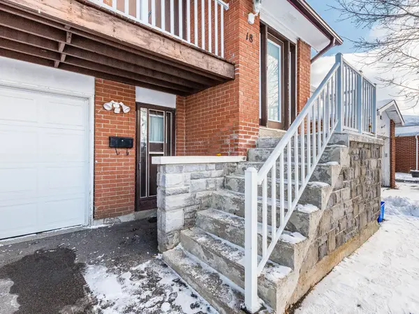 18 Ashford CT, Brampton, ON L6V 2Z1