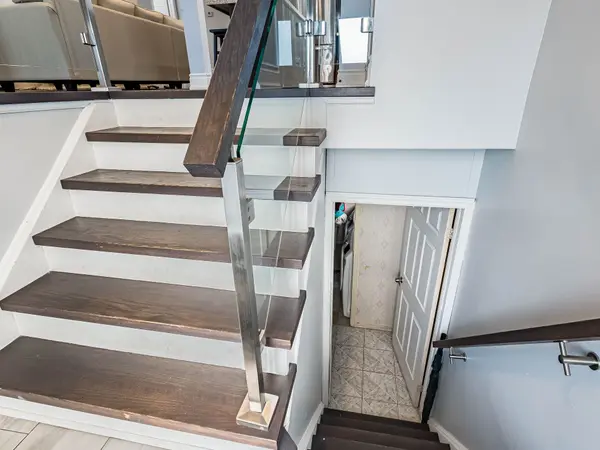 18 Ashford CT, Brampton, ON L6V 2Z1