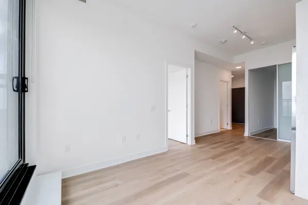 86 Dundas ST E #1705, Mississauga, ON L5A 0B1