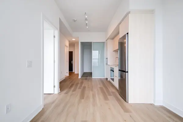 86 Dundas ST E #1705, Mississauga, ON L5A 0B1