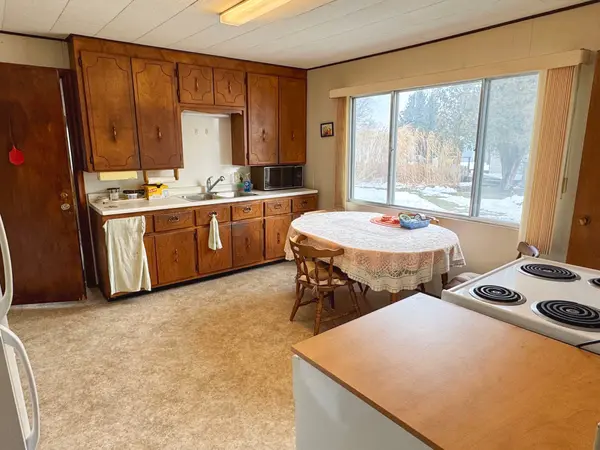 9106 Powers RD, Central Elgin, ON N5P 3S7