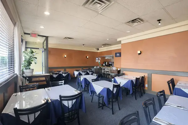 2280 Carling AVE #7, Britannia Heights - Queensway Terrace N And Area, ON K2B 7G1