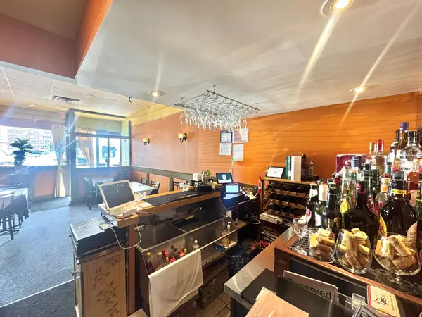 2280 Carling AVE #7, Britannia Heights - Queensway Terrace N And Area, ON K2B 7G1