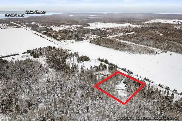 175 Warner Bay RD, Northern Bruce Peninsula, ON N0H 2R0