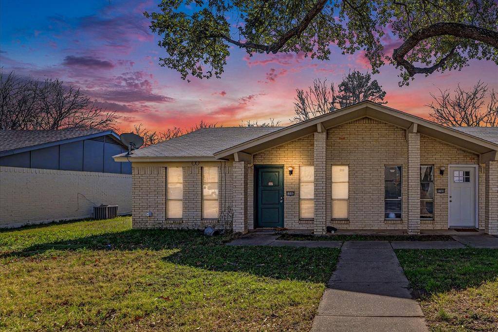 7700 Mary Drive #7702, North Richland Hills, TX 76180