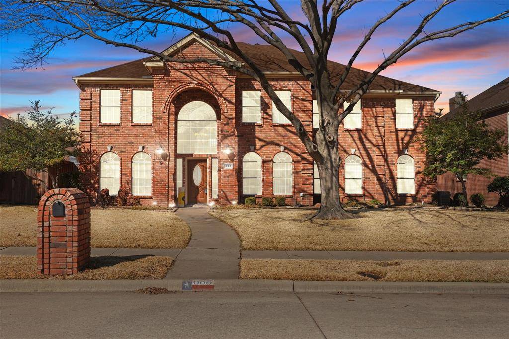 633 Mossycup Oak Drive, Plano, TX 75025