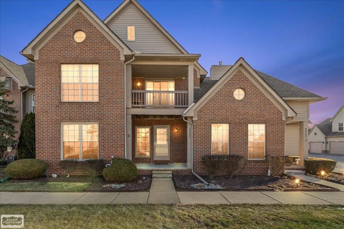 28737 Sheffield Ct CT, Chesterfield Twp, MI 48047