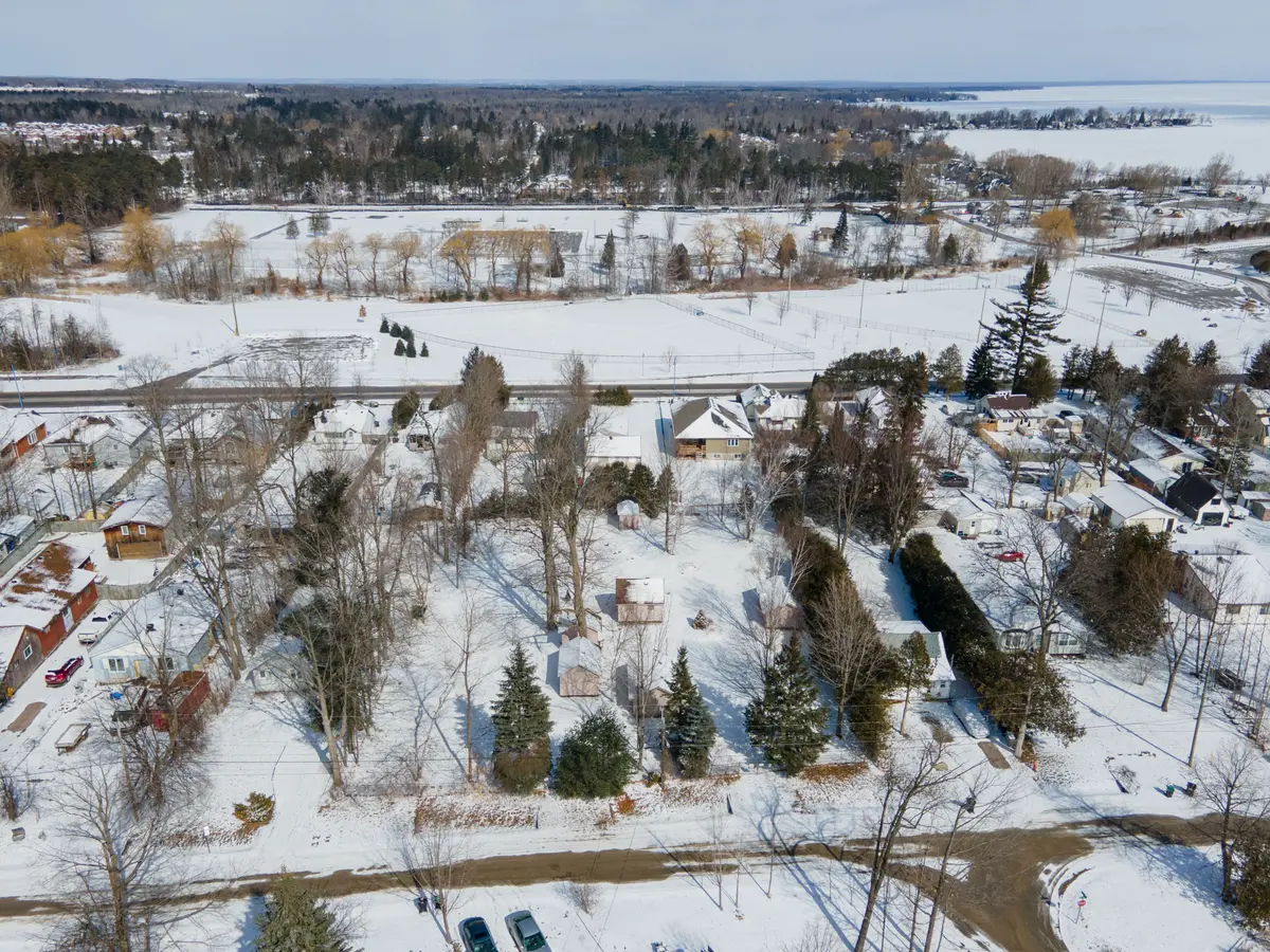 726 Hastings AVE, Innisfil, ON L9S 1Z3