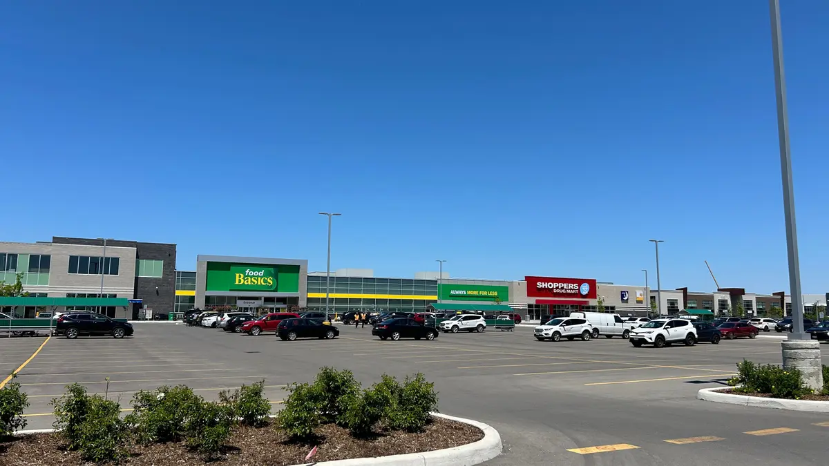 3535 Rebecca ST, Oakville, ON L6L 0E3