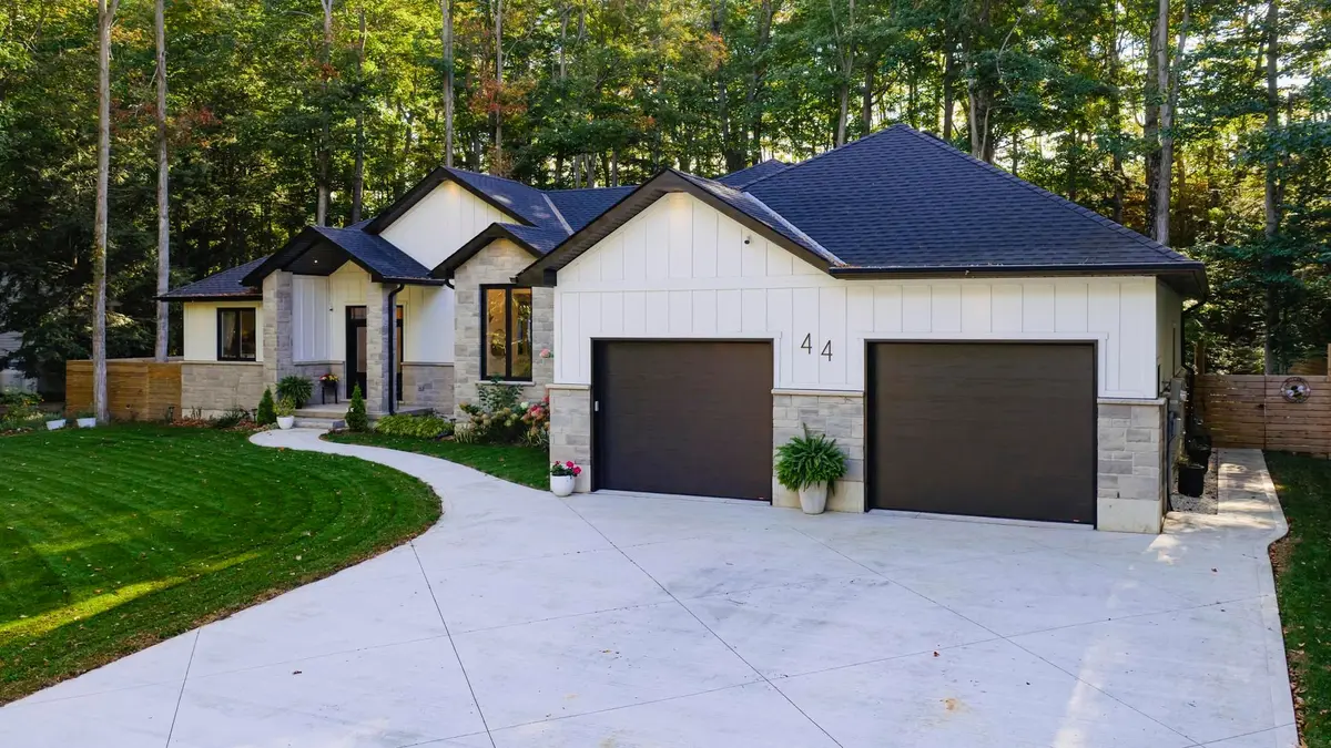 44 Blairs TRL N, Huron-kinloss, ON N2Z 0B3