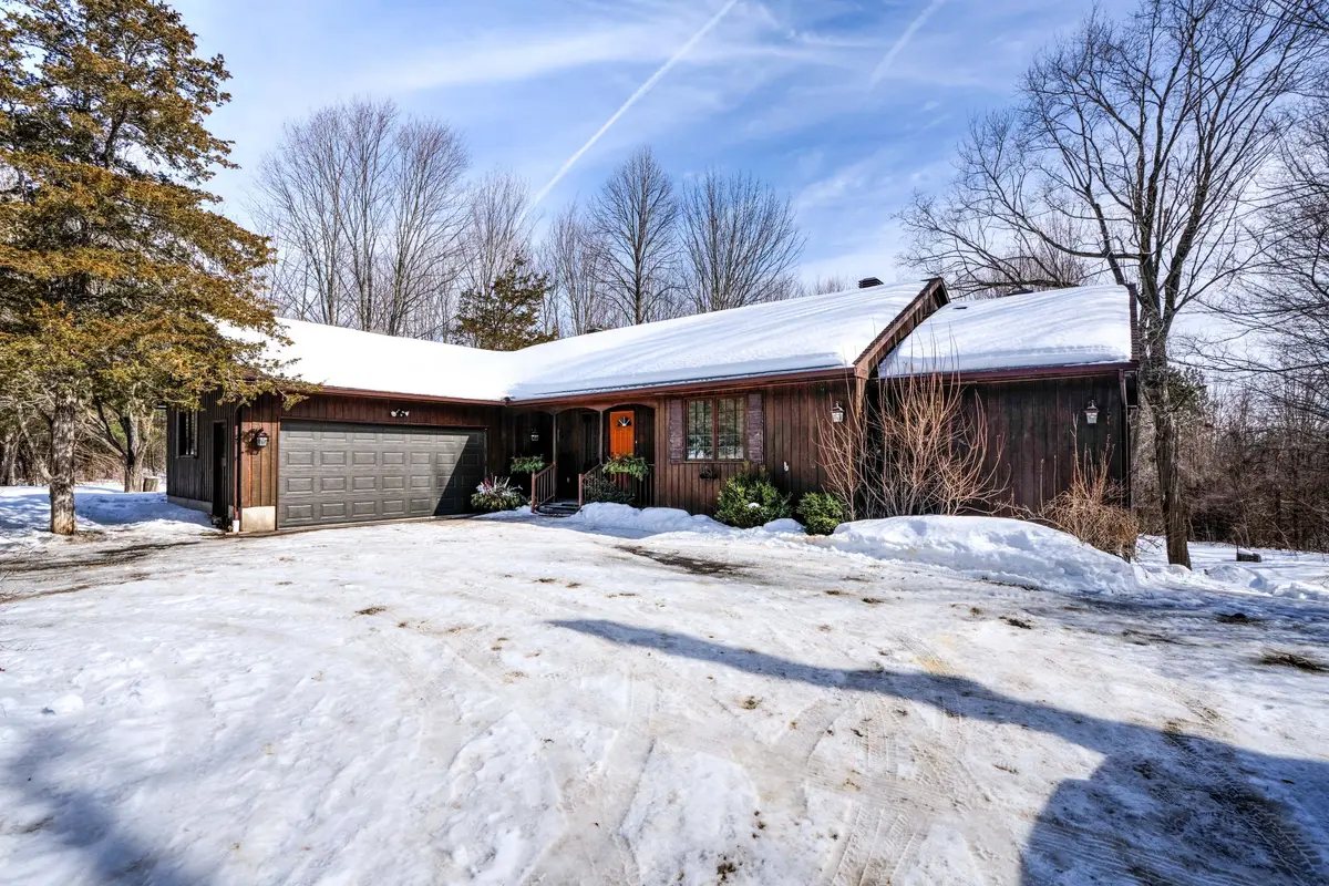 9889 Perth RD, Rideau Lakes, ON K0G 1X0