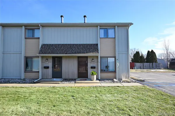 2421 Samoset RD, Royal Oak, MI 48073