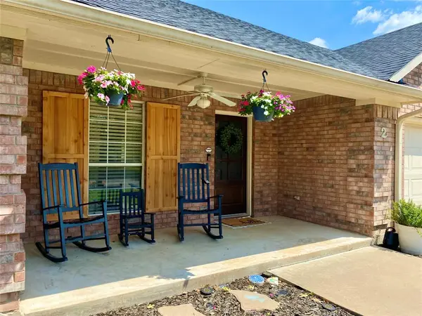 2 Broadmoor Court, Bonham, TX 75418