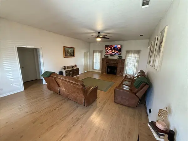 2 Broadmoor Court, Bonham, TX 75418