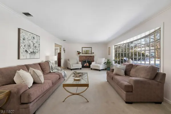 373 Upland Rd, Mountainside Boro, NJ 07092