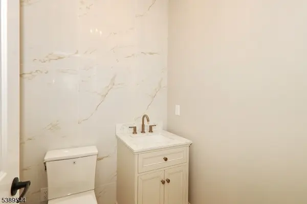 187 King St, Fanwood Boro, NJ 07023