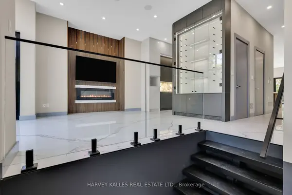 71 Ardmore RD, Toronto C03, ON M5P 1V4