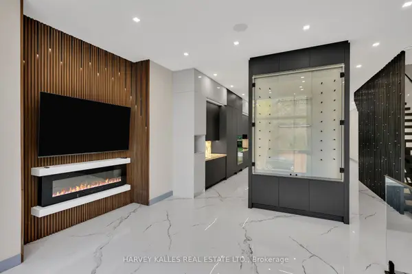 71 Ardmore RD, Toronto C03, ON M5P 1V4