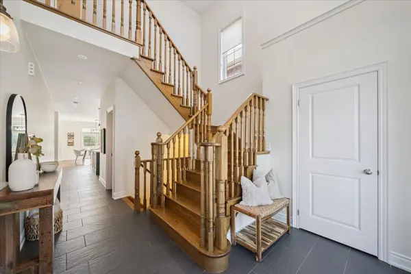 89 Stockell CRES, Ajax, ON L1T 0M4