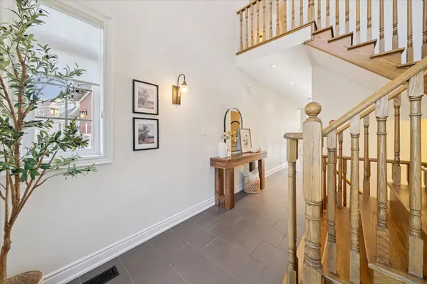 89 Stockell CRES, Ajax, ON L1T 0M4