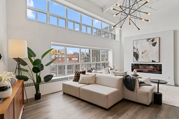 1173 Dundas ST E #225, Toronto E01, ON M4M 3P1