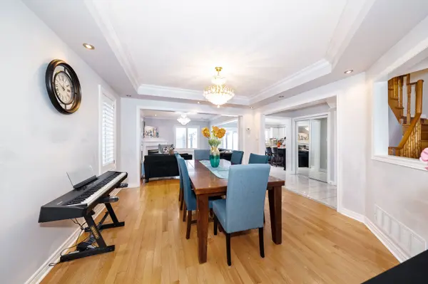 2211 Old Rutherford RD, Vaughan, ON L6A 1Z7